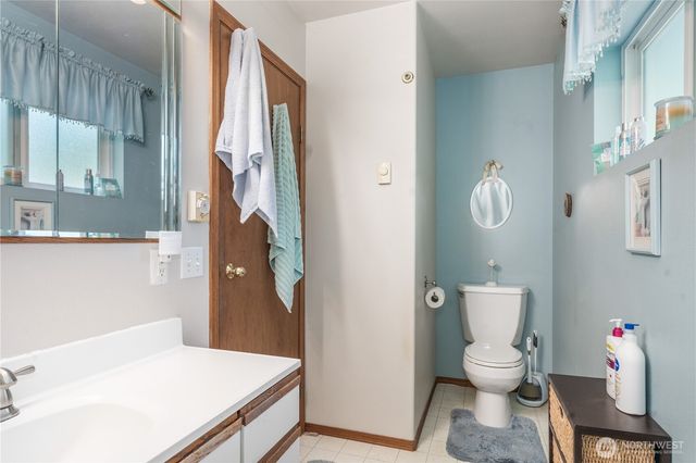 621 E Herron Boulevard NW, Lakebay, WA 98349