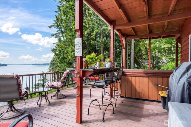 621 E Herron Boulevard NW, Lakebay, WA 98349