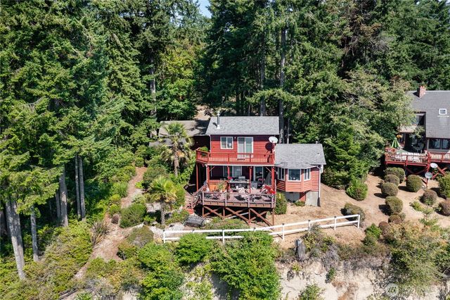 621 E Herron Boulevard NW, Lakebay, WA 98349