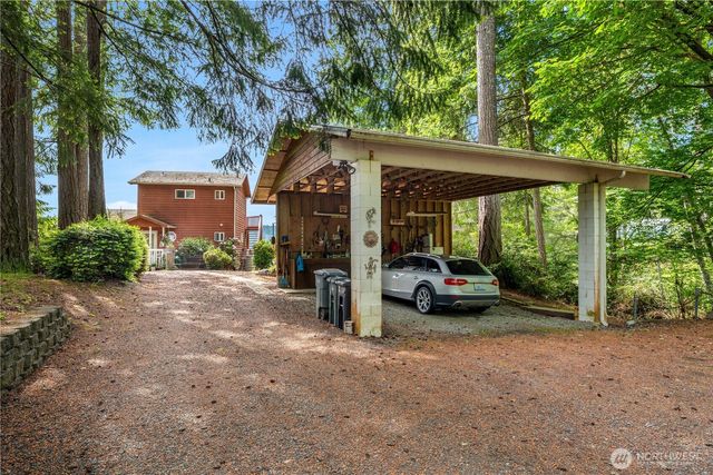 621 E Herron Boulevard NW, Lakebay, WA 98349