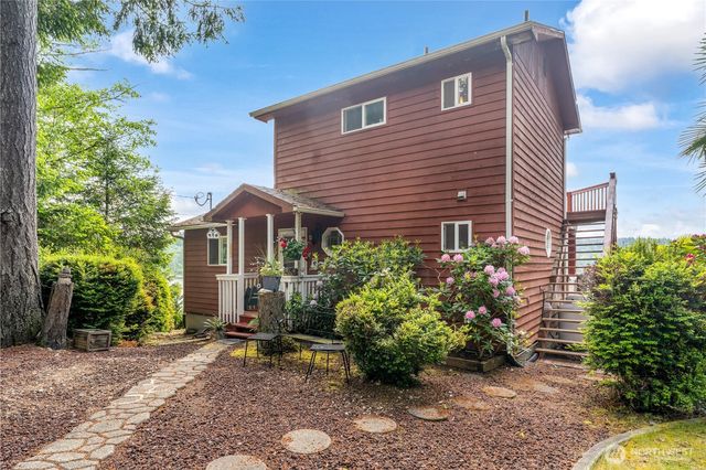 621 E Herron Boulevard NW, Lakebay, WA 98349
