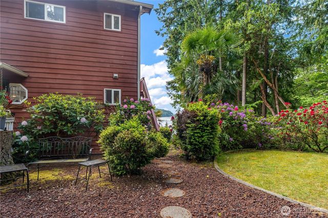 621 E Herron Boulevard NW, Lakebay, WA 98349