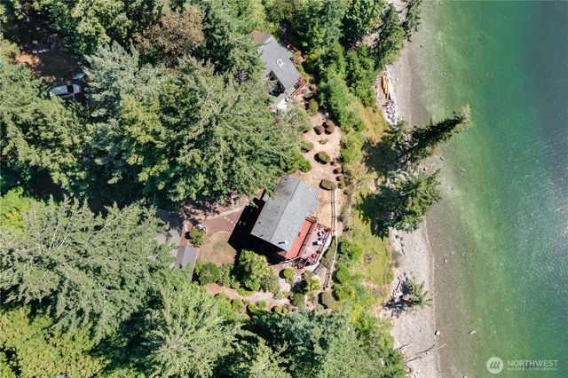 621 E Herron Boulevard NW, Lakebay, WA 98349