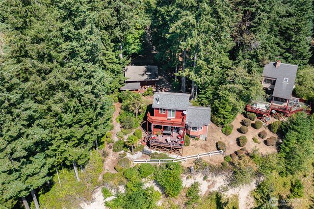 621 E Herron Boulevard NW, Lakebay, WA 98349