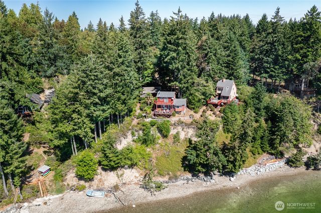 621 E Herron Boulevard NW, Lakebay, WA 98349