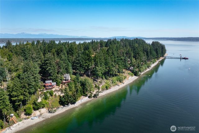 621 E Herron Boulevard NW, Lakebay, WA 98349