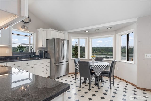 621 E Herron Boulevard NW, Lakebay, WA 98349