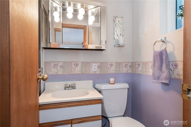 621 E Herron Boulevard NW, Lakebay, WA 98349