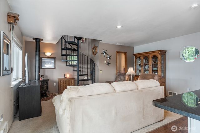 621 E Herron Boulevard NW, Lakebay, WA 98349
