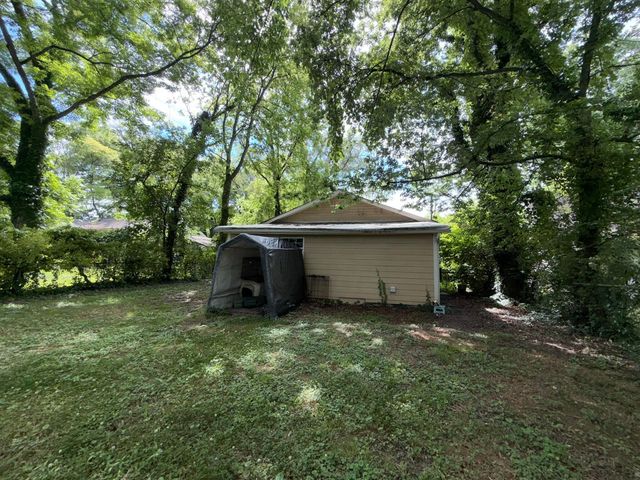 16 Woodvale Avenue, Chattanooga, TN 37411