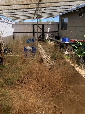 9022 Glendale Avenue, Hesperia, CA 92345