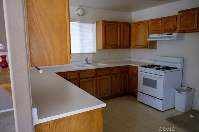 9022 Glendale Avenue, Hesperia, CA 92345