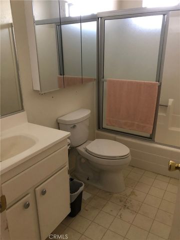 9022 Glendale Avenue, Hesperia, CA 92345