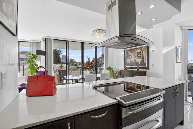 20281 E Country Club Dr 201, Aventura, FL 33180