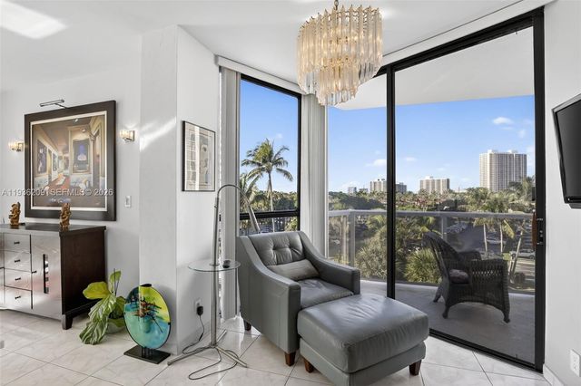 20281 E Country Club Dr 201, Aventura, FL 33180