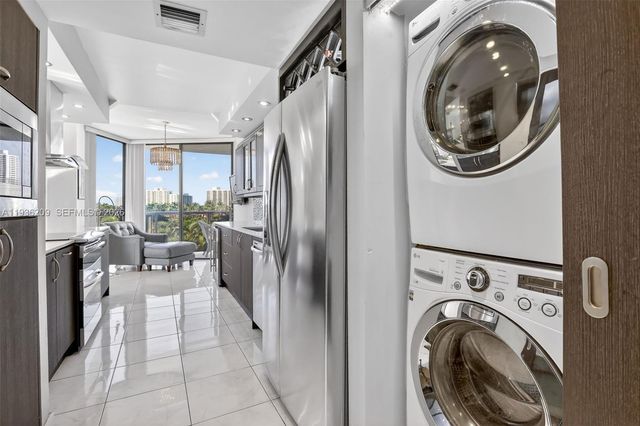 20281 E Country Club Dr 201, Aventura, FL 33180