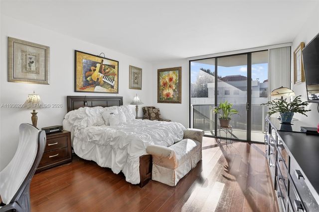 20281 E Country Club Dr 201, Aventura, FL 33180