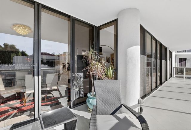 20281 E Country Club Dr 201, Aventura, FL 33180