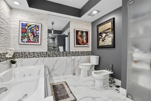 20281 E Country Club Dr 201, Aventura, FL 33180