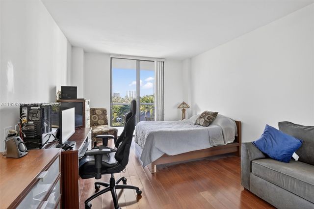 20281 E Country Club Dr 201, Aventura, FL 33180