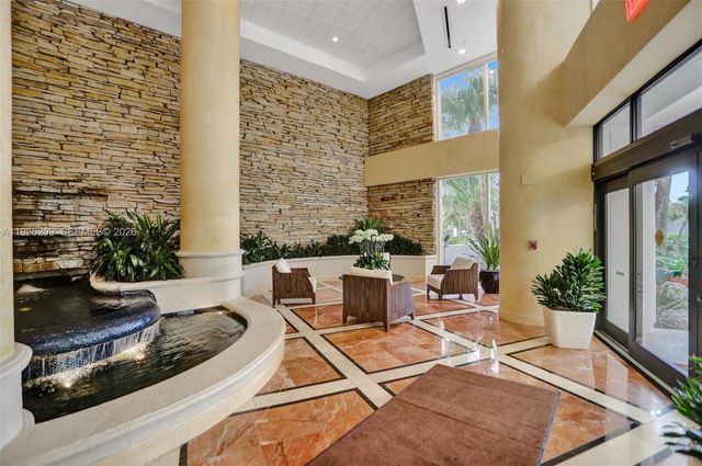 20281 E Country Club Dr 201, Aventura, FL 33180