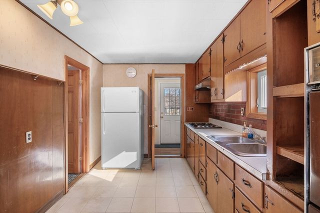 30 Fair Oaks Ave, Lynn, MA 01904