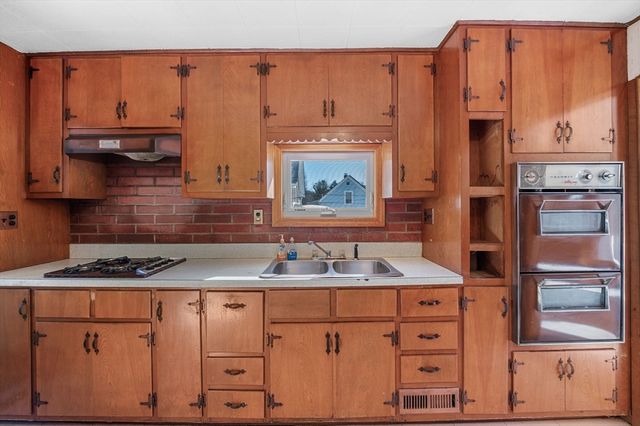 30 Fair Oaks Ave, Lynn, MA 01904