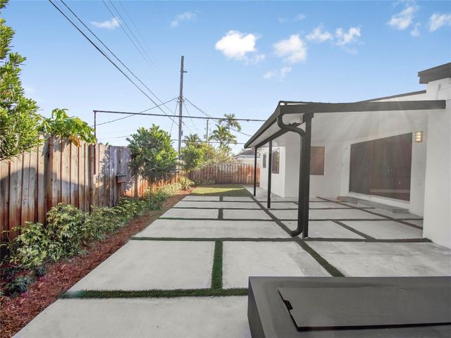 1951 NE 28th Court, Lighthouse Point, FL 33064