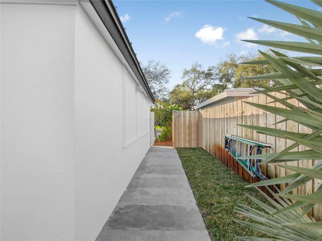 1951 NE 28th Court, Lighthouse Point, FL 33064