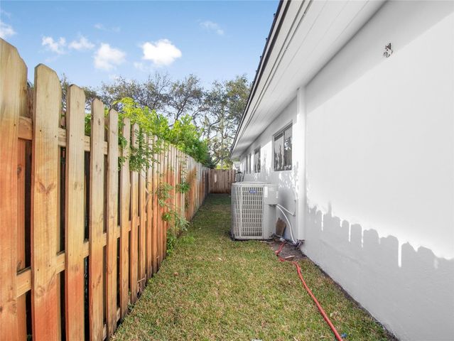 1951 NE 28th Court, Lighthouse Point, FL 33064