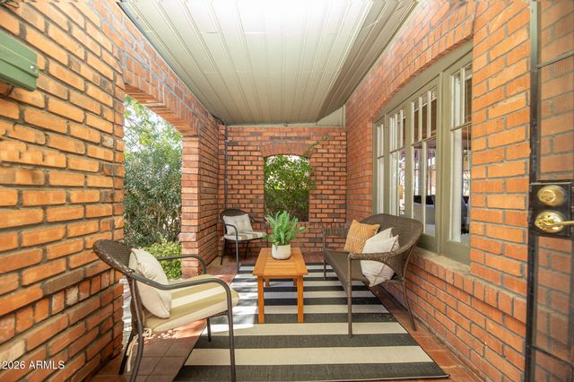 1636 E PINCHOT Avenue, Phoenix, AZ 85016