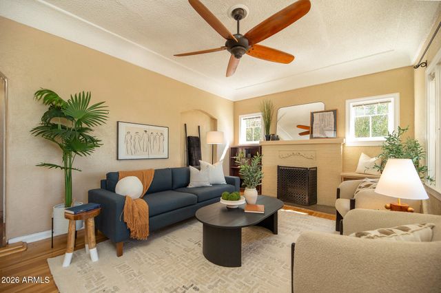 1636 E PINCHOT Avenue, Phoenix, AZ 85016