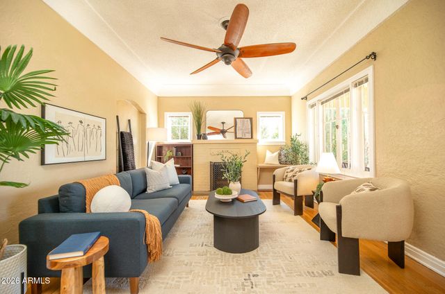 1636 E PINCHOT Avenue, Phoenix, AZ 85016