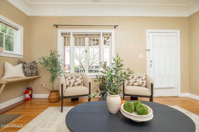 1636 E PINCHOT Avenue, Phoenix, AZ 85016