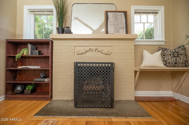 1636 E PINCHOT Avenue, Phoenix, AZ 85016