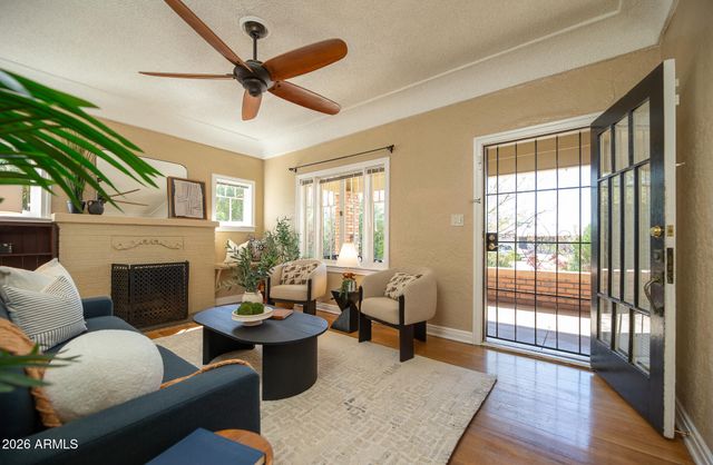 1636 E PINCHOT Avenue, Phoenix, AZ 85016