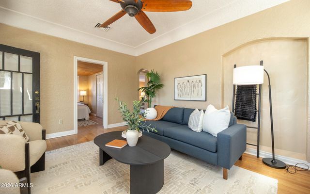 1636 E PINCHOT Avenue, Phoenix, AZ 85016