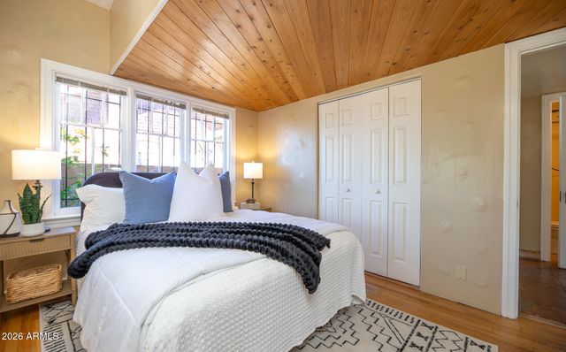 1636 E PINCHOT Avenue, Phoenix, AZ 85016