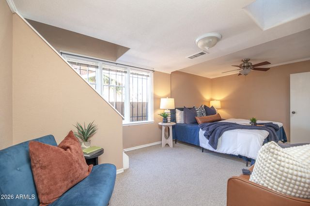 1636 E PINCHOT Avenue, Phoenix, AZ 85016