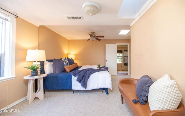 1636 E PINCHOT Avenue, Phoenix, AZ 85016