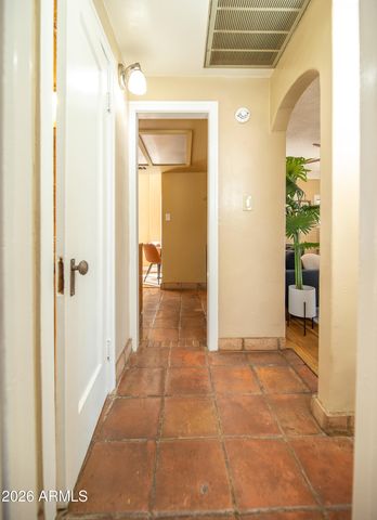 1636 E PINCHOT Avenue, Phoenix, AZ 85016