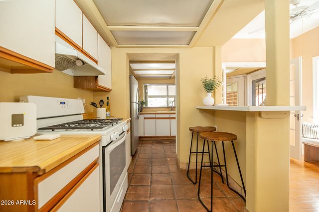 1636 E PINCHOT Avenue, Phoenix, AZ 85016