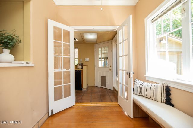 1636 E PINCHOT Avenue, Phoenix, AZ 85016