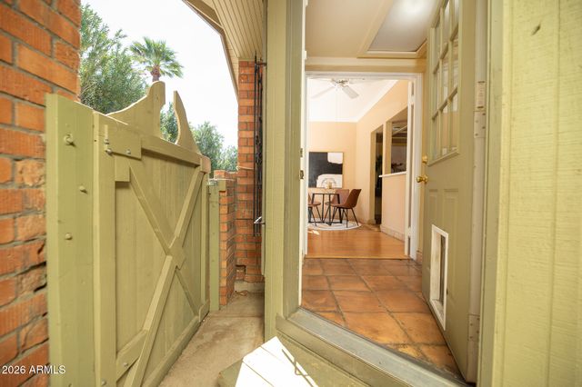 1636 E PINCHOT Avenue, Phoenix, AZ 85016