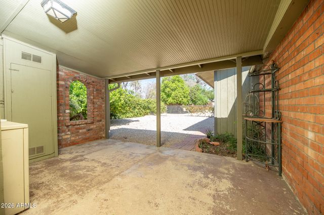 1636 E PINCHOT Avenue, Phoenix, AZ 85016