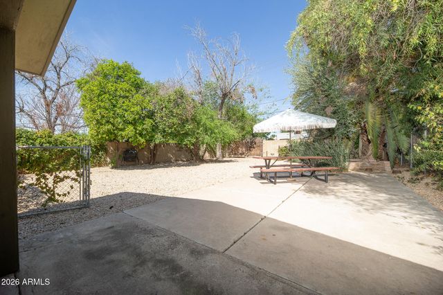 1636 E PINCHOT Avenue, Phoenix, AZ 85016