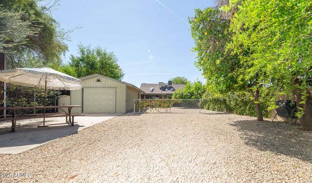 1636 E PINCHOT Avenue, Phoenix, AZ 85016