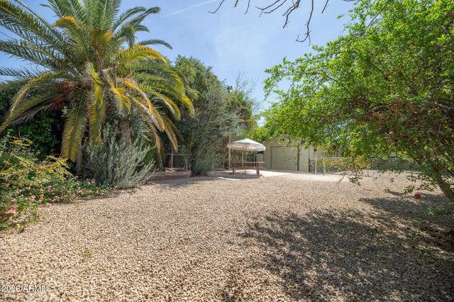 1636 E PINCHOT Avenue, Phoenix, AZ 85016