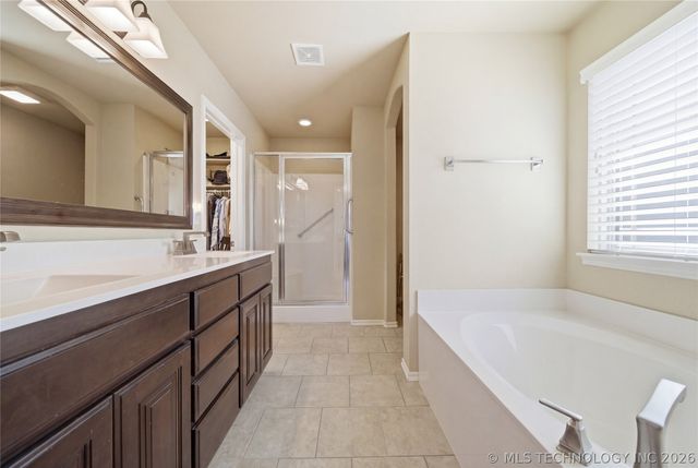 5416 S Skylane Place, Sand Springs, OK 74063