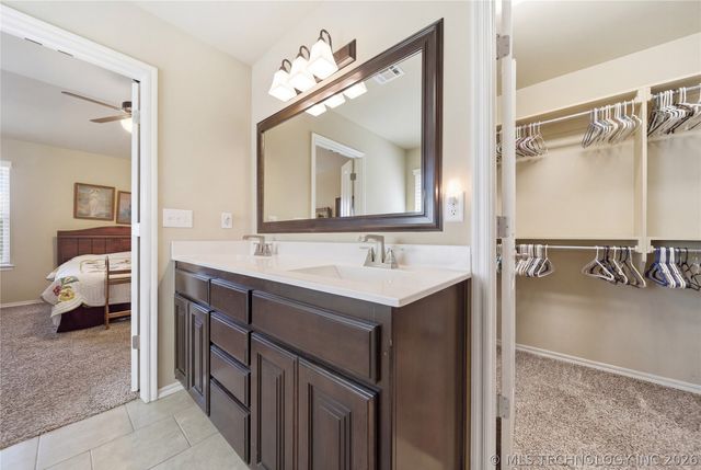 5416 S Skylane Place, Sand Springs, OK 74063